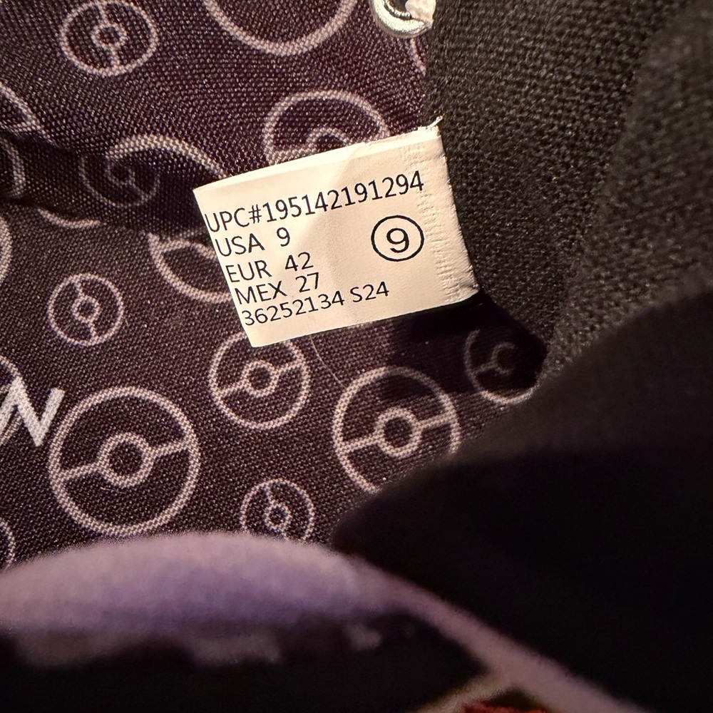 Pokémon low top sneaker (men’s) - Picture 3 of 3